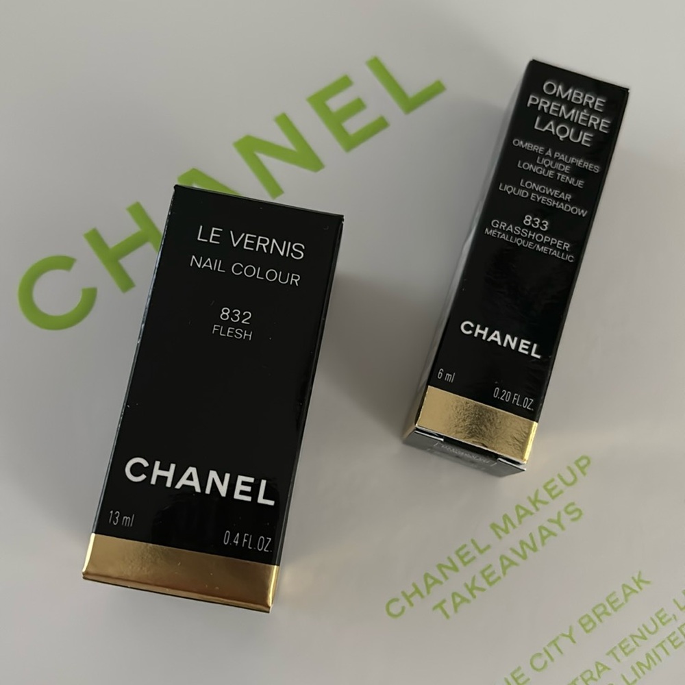 Chanel duo make up